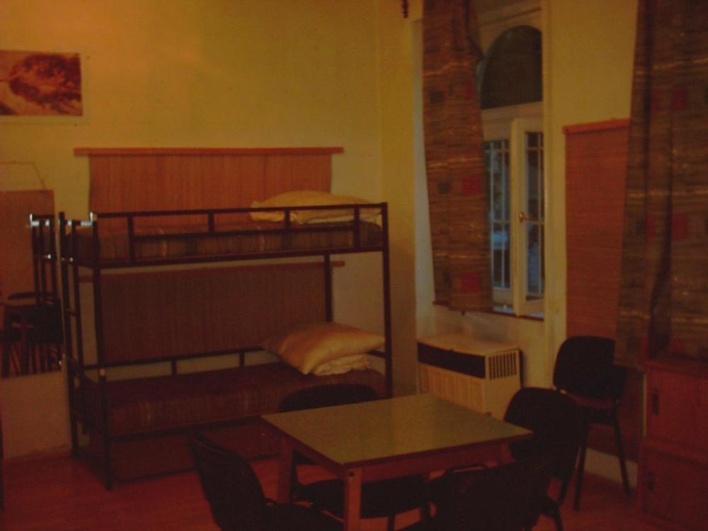 Season Hostel Будапеща Екстериор снимка